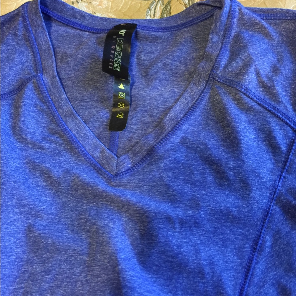 Workout top - Picture 2 of 2